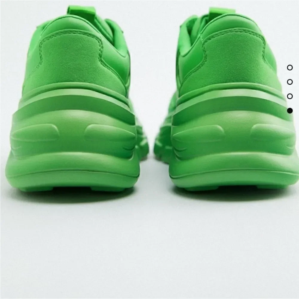 Zara Solid Color Sneakers Size 6